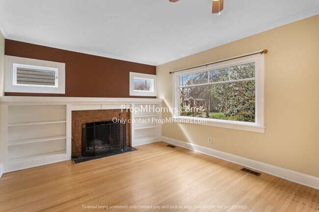 Foto del edificio - Four Bedroom Beauty in Prime NE Location!