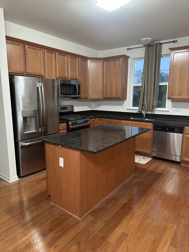 Building Photo - 4628 Bradley Cir