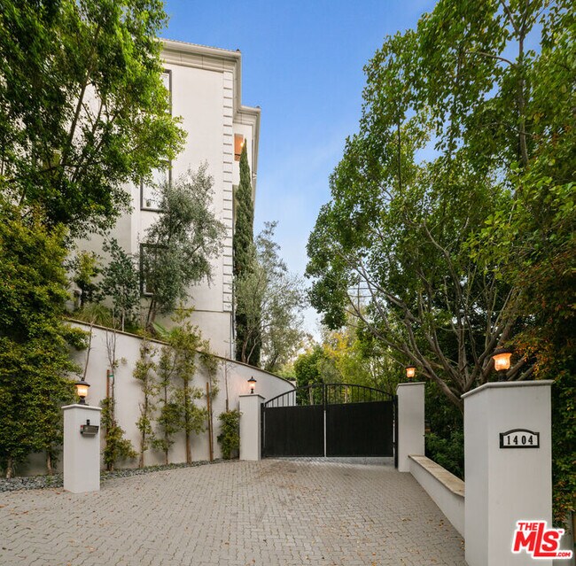 Building Photo - 1404 Dawnridge Dr