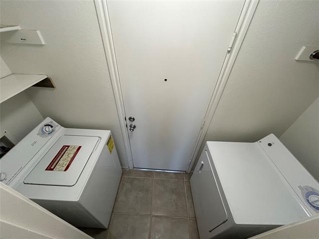 Building Photo - 1208 Sweetwater Dr