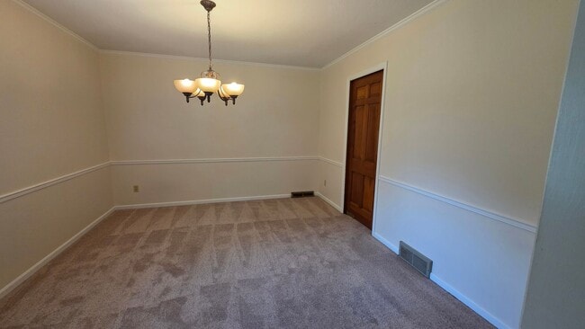 Building Photo - 4-Bedroom, 3.5 Bath Single Family for Rent in Kansas City, MO | Large Fenced Backyard & Modern Ki...