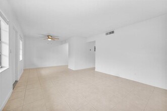 Building Photo - 4165 SW 67th Ave
