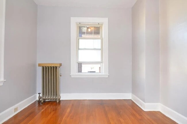 Building Photo - 16 Newport Ter