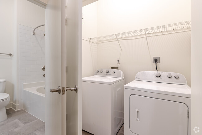 1BR, 1BA - A5 - 750SF - ibex at Uptown