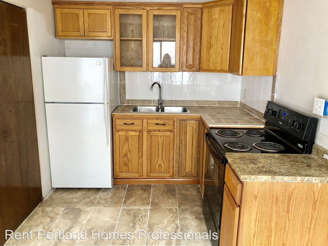 Primary Photo - 521 NE 75th Ave