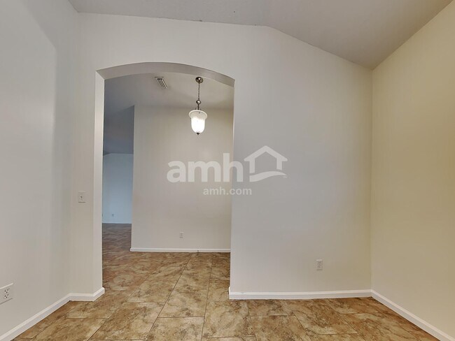 Foto del edificio - 3365 Shelley Dr