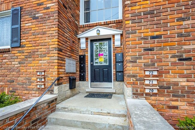 Building Photo - 31831 Grand River Ave