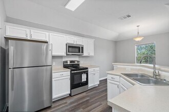 Building Photo - 3301 El Salido Pkwy