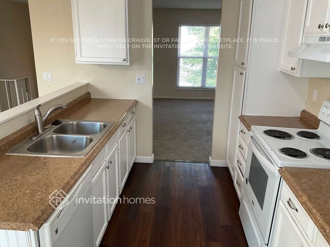 Building Photo - 1849 S Salida Cir