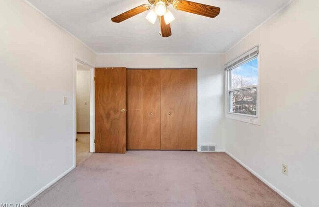 Building Photo - 600 Canterbury Ln