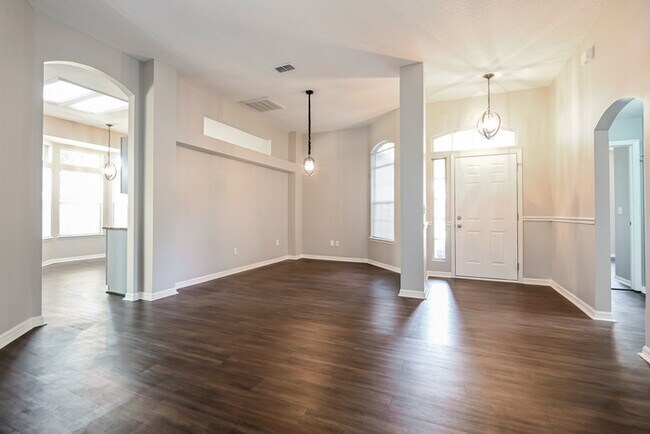 Foto del edificio - 694 Lockwood Ln