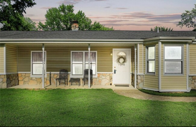 Building Photo - 27 W Meadow Ln