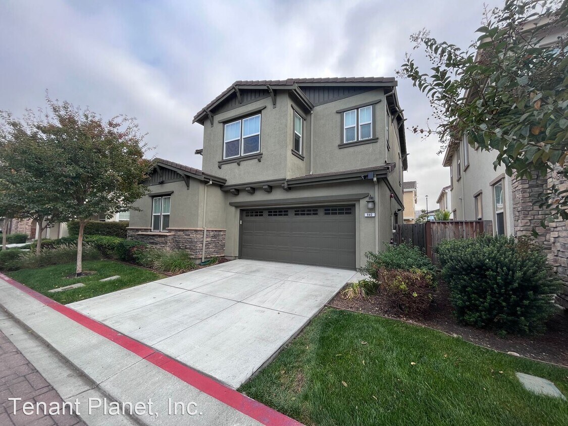 Primary Photo - 4 br, 3 bath House - 940 Cardoza Ln