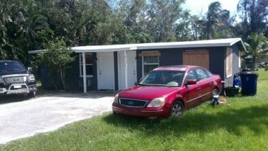 Building Photo - 4724 Tice St