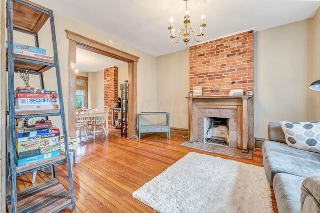 Foto del edificio - 1497 Belmont Ave