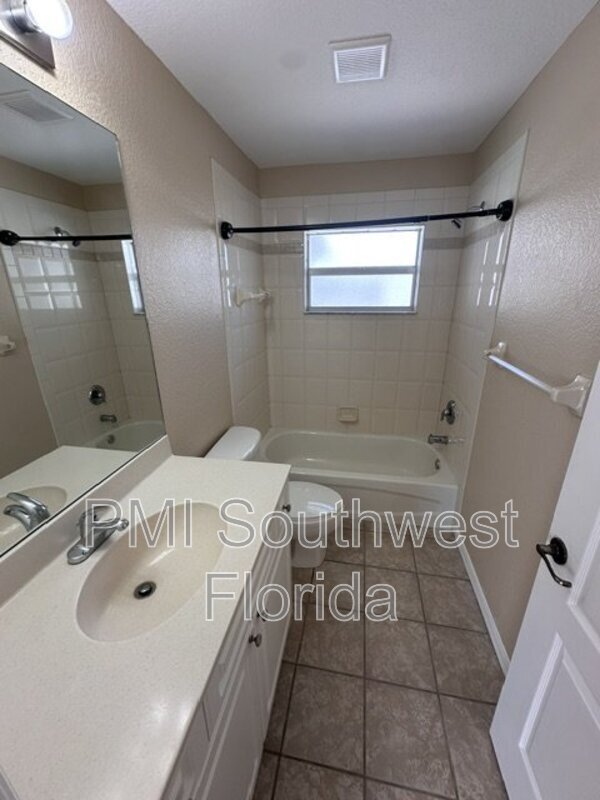 Foto del edificio - 2640 Cottage Ln