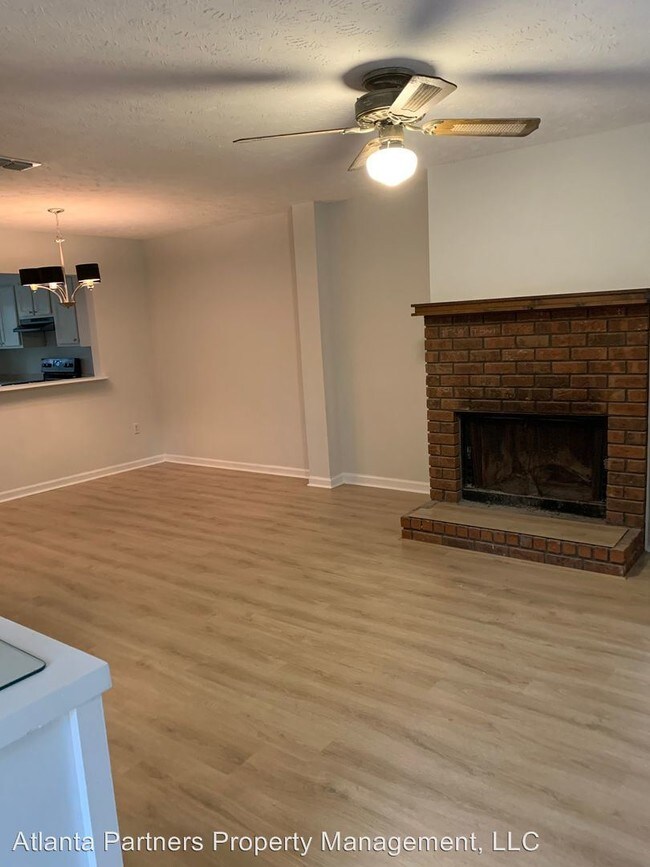Building Photo - 211 Highland Park Dr