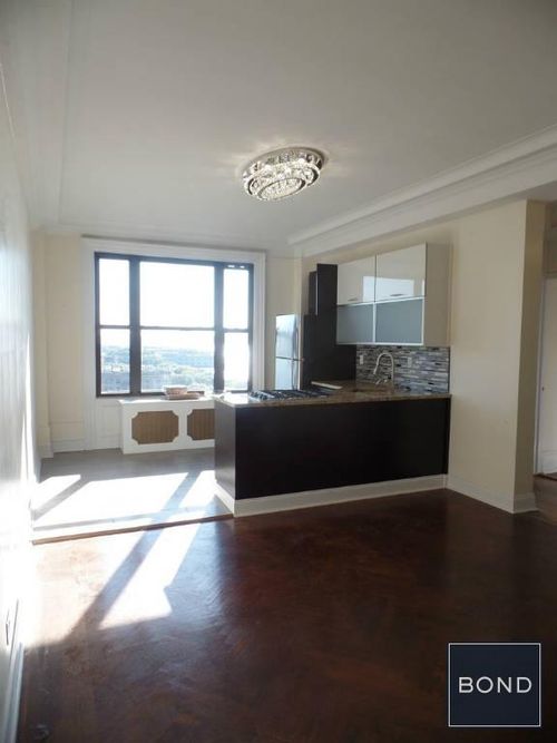 Foto del edificio - 780 Riverside Dr