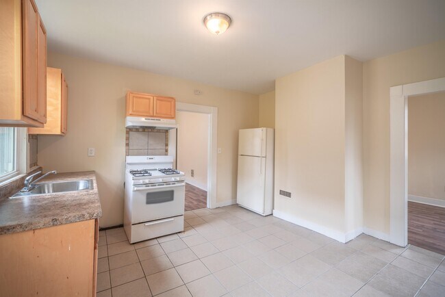 Foto del edificio - 693 Dixwell Ave