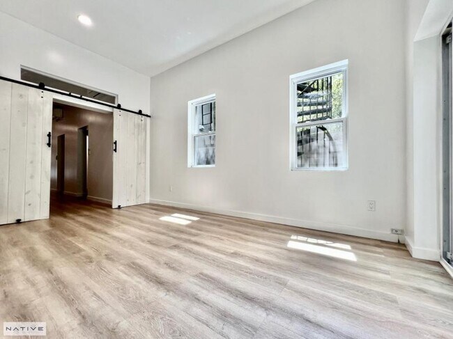 Foto del edificio - 1 bedroom in BROOKLYN NY 11222
