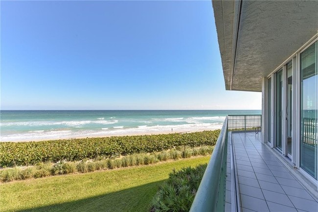 Building Photo - 8650 S Ocean Dr