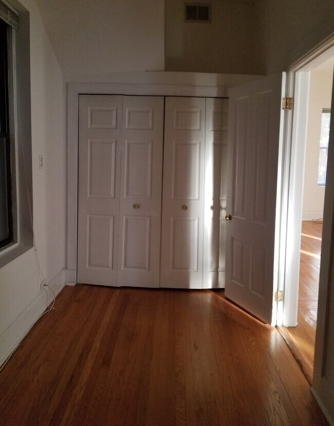 Bedroom and Closet - 1522 N Mohawk St