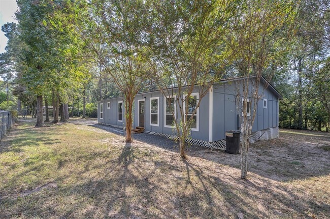 Foto del edificio - 30519 Lake Cir Ln