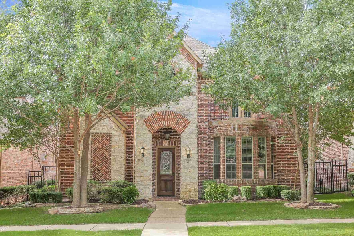Foto principal - 5621 Braemar Dr