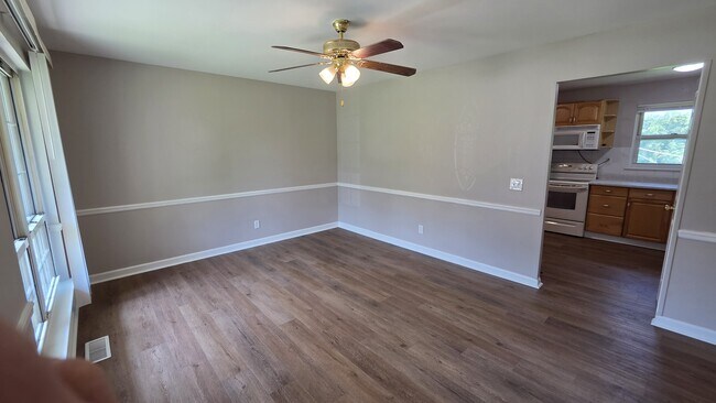 Foto del edificio - 5205 Auriesville Ln