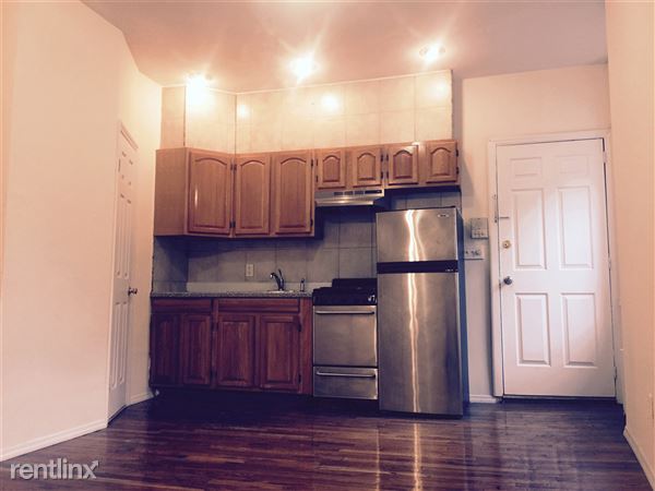 Building Photo - 301 Sackett St
