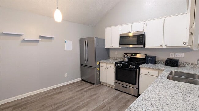 Building Photo - 12142 Westwold Dr