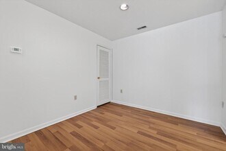 Building Photo - 3109 River Bend Ct