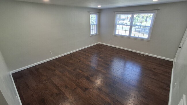 Foto del edificio - 205 Glen Echo Dr