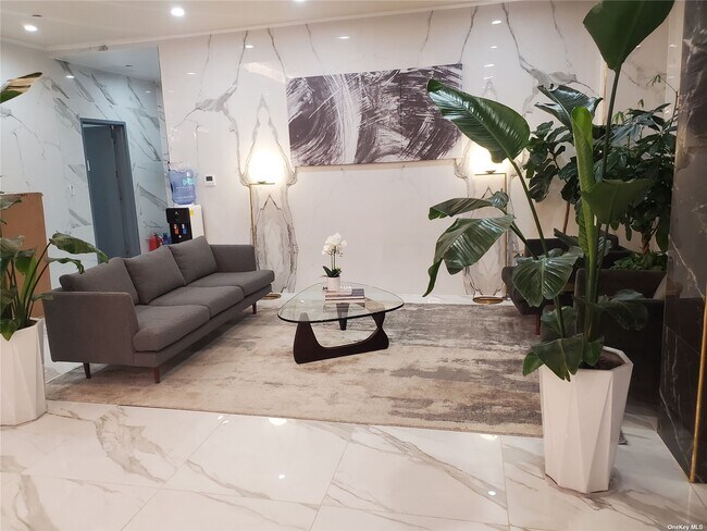 Foto del edificio - 14425 Sanford Ave