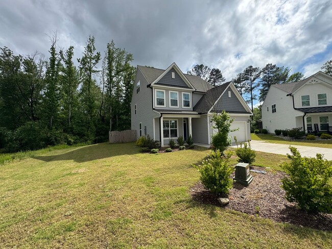 Foto del edificio - 5 Bedroom Home in Franklinton