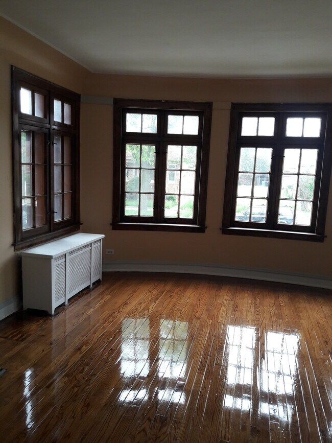 Building Photo - 7944 S Wolcott Ave