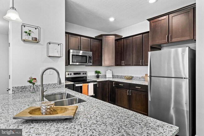 Foto del edificio - 1004 Admiral Ln