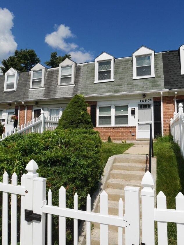 Foto principal - Freshly Renovated & Move-in Ready- Parkvil...