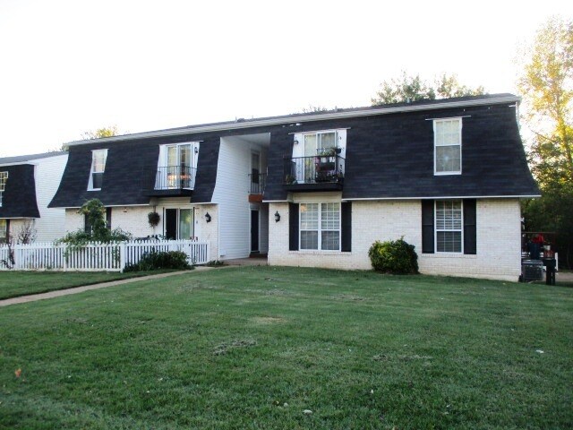 Primary Photo - 509 Monroe St