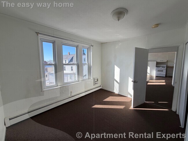 Building Photo - 509 Medford St