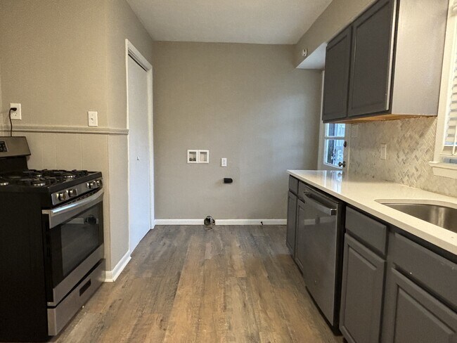 Foto del edificio - 4414 Kingsley Dr