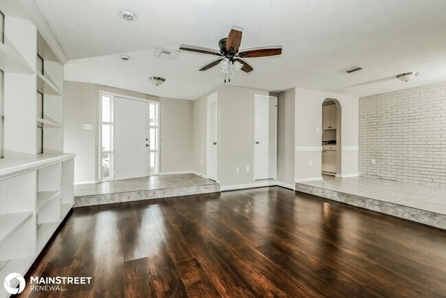 Foto del edificio - 5643 Elena Dr, Holiday, FL 34690
