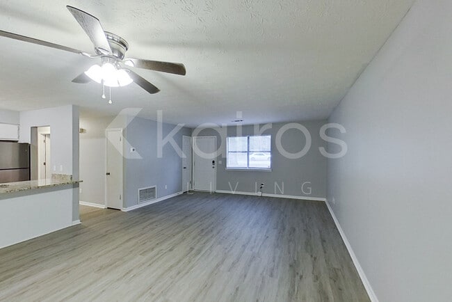 Building Photo - 8959 Ashwood Dr