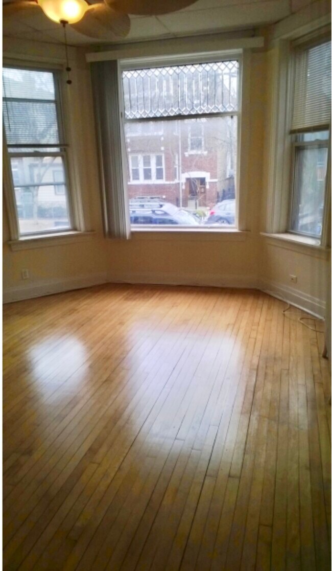 Foto del edificio - 1522 W Victoria St