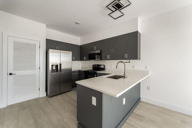 Foto del edificio - 43-45-45 W 32nd St