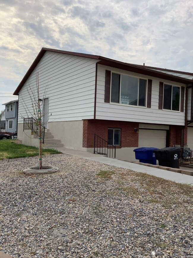 Building Photo - 3145 S 9200 W