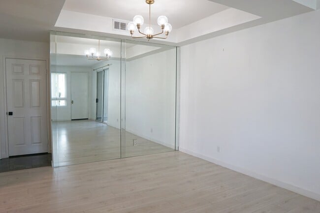 Building Photo - 401 El Cielo Rd