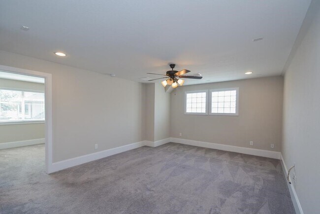 Foto del edificio - 1110 Oakwood Pass Ct