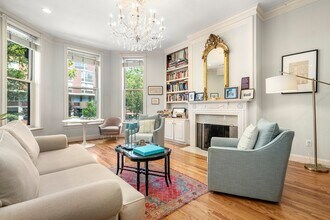 Building Photo - 341 Beacon St