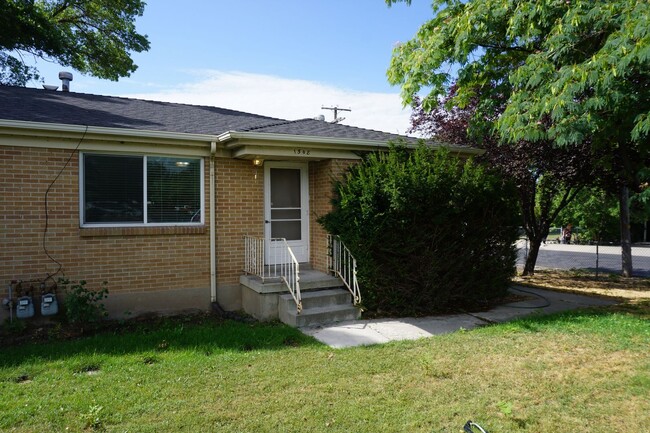 1508-1512 Duplex - 1508-1512 Duplex Apartment